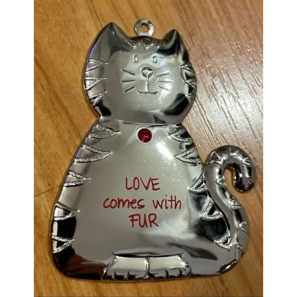 Love‎ Comes with Fur Cat Pendant